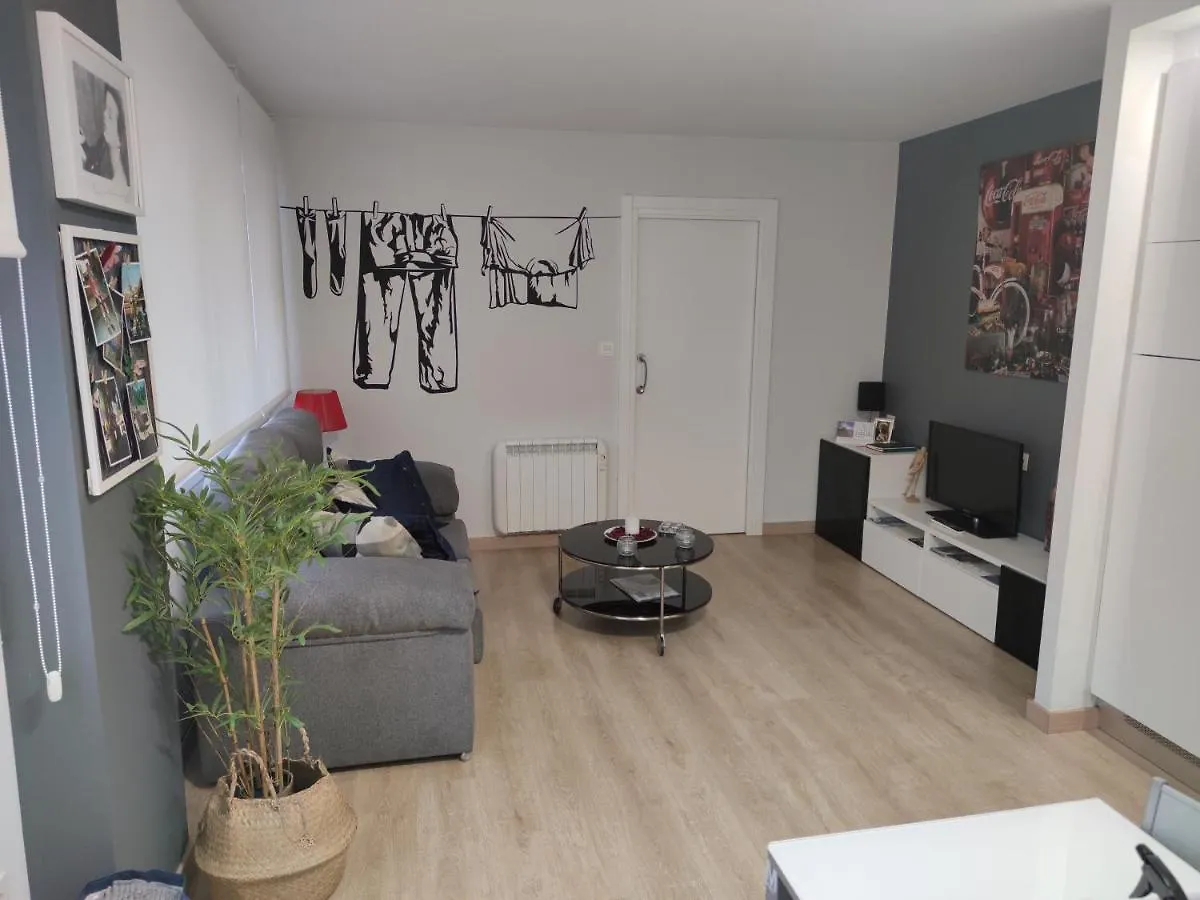 Bonito Loft En Ermua. Comodo Y Funcional. Daire Ermua